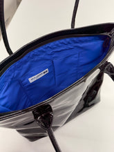 Load image into Gallery viewer, Uniqlo Ines De La Fressange Purse
