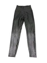 Load image into Gallery viewer, Women’s Beyond Yoga Leggings, Small
