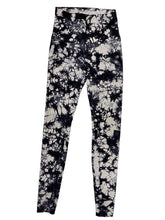Load image into Gallery viewer, Women’s Lululemon Leggings, 6
