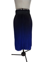 Load image into Gallery viewer, Women’s Babaton Skirt, Small
