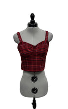Load image into Gallery viewer, Women’s Guess Sleeveless Top, Large

