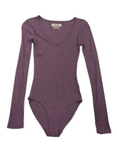 Load image into Gallery viewer, Women’s Golden by TNA Long Sleeve Bodysuit, Extra Small
