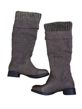 Load image into Gallery viewer, Women’s Luxe Just Fab Boots, Size 6
