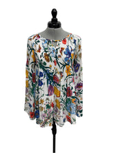 Load image into Gallery viewer, Women’s Charlie B Long Sleeve Blouse, Small
