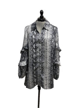 Load image into Gallery viewer, Women’s Laura Long Sleeve Blouse, Size 12
