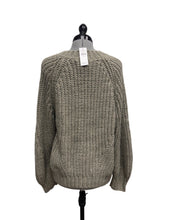 Load image into Gallery viewer, Women’s American Eagle Long Sleeve Sweater, Medium

