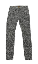 Load image into Gallery viewer, Women’s True Religion Jeans, 26
