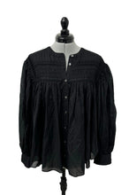Load image into Gallery viewer, Women’s Banana Republic Long Sleeve Blouse, Large
