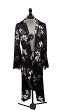 Load image into Gallery viewer, Women’s Dynamite  Light Long Sleeve Jacket, XSmall
