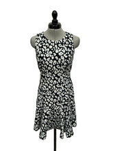 Load image into Gallery viewer, Women’s Banana Republic Sleeveless Dress, 2
