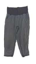 Load image into Gallery viewer, Women’s Lululemon Pants, 4
