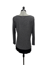 Load image into Gallery viewer, Women&#39;s Vince Camuto Long Sleeve Top, Small
