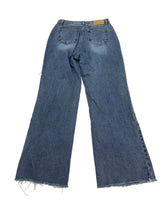 Load image into Gallery viewer, Women’s Baguette Jeans, 6
