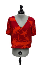 Load image into Gallery viewer, Women’s Babaton Short Sleeve Blouse, Medium
