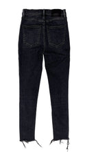Load image into Gallery viewer, Women’s Denim Forum Jeans, 24
