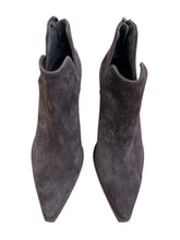 Load image into Gallery viewer, Women’s Vince Camuto Ankle Boots, Size 8.5M
