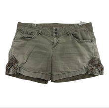 Load image into Gallery viewer, Women’s Guess Shorts, 31

