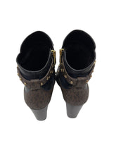 Load image into Gallery viewer, Women’s Michael Kors Boots, 10
