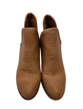 Load image into Gallery viewer, Women’s Seven Boots, 6
