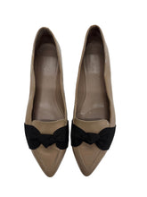 Load image into Gallery viewer, Women’s Burberry Shoes, 37
