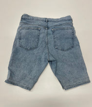 Load image into Gallery viewer, Men’s H&amp;M Shorts, Size 32
