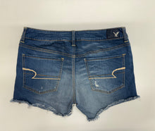 Load image into Gallery viewer, Women’s American Eagle Shorts, 14
