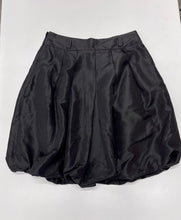 Load image into Gallery viewer, Women’s Oggi Skirt, Size 10
