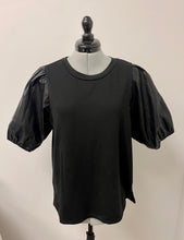 Load image into Gallery viewer, Women’s Maurices Short Sleeve Top, Large
