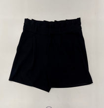 Load image into Gallery viewer, Women’s Vero Moda Shorts, Medium
