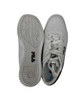 Load image into Gallery viewer, Women’s Fila Sneakers, Size 7
