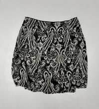 Load image into Gallery viewer, Women’s White House Black Market Skirt, Size 6
