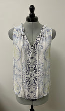 Load image into Gallery viewer, Women’s Lord + Taylor Sleeveless Blouse, Medium
