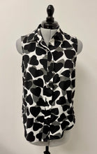 Load image into Gallery viewer, Women’s Nine West Sleeveless Blouse, Size 4
