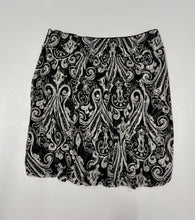 Load image into Gallery viewer, Women’s White House Black Market Skirt, Size 6
