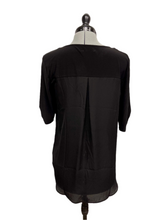 Load image into Gallery viewer, Women’s Luxology Short Sleeve Blouse, Small
