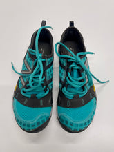 Load image into Gallery viewer, Women’s New Balance Running Shoes, Size 6.5
