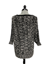 Load image into Gallery viewer, Women’s Jessica Simpson Long Sleeve Sweater, Medium
