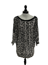Load image into Gallery viewer, Women’s Jessica Simpson Long Sleeve Sweater, Medium
