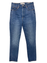 Load image into Gallery viewer, Women’s Denim Forum Jeans, 27
