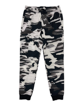 Load image into Gallery viewer, Youth Under Armour Pants, Large

