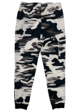 Load image into Gallery viewer, Youth Under Armour Pants, Large
