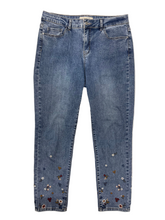 Load image into Gallery viewer, Women’s Charlie B Jeans, 10
