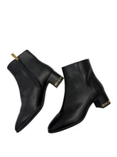 Load image into Gallery viewer, Women’s Michael Kors Boots, 7.5
